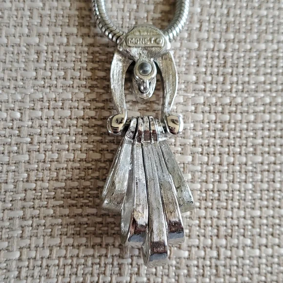 Vintage Monet Silver Tone Statement Pendant Necklace - Picture 4 of 4